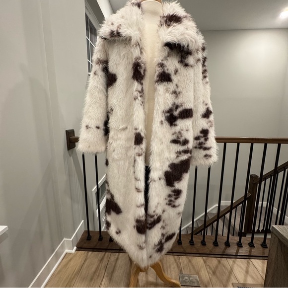 NVLT Faux Fur Cow Print Coat - Picture 3 of 7